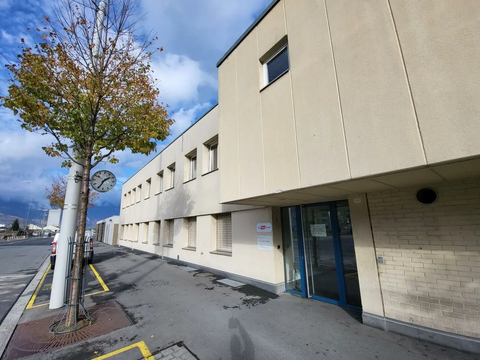Ampii spazi per uffici direttamente alla piattaforma 1
