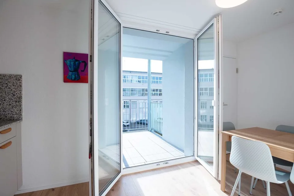 Grosse, moderne und frisch renovierte 3 Zimmer Wohnungen mit Balkon – foto 14 di 26