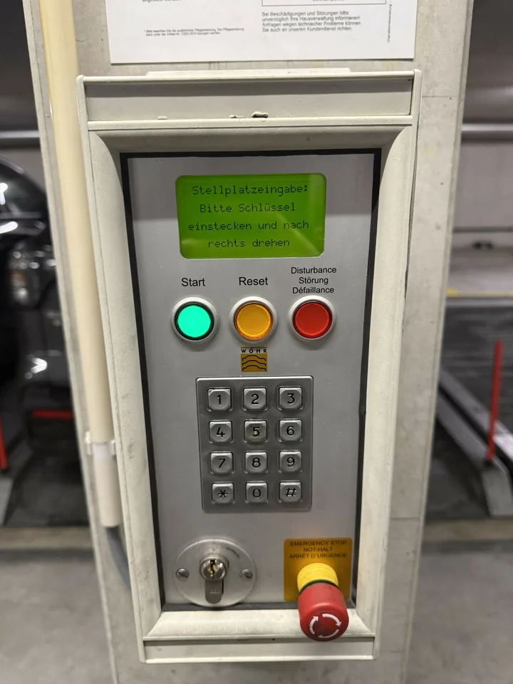 Parcheggi in una posizione centrale a Zurigo Altstetten
