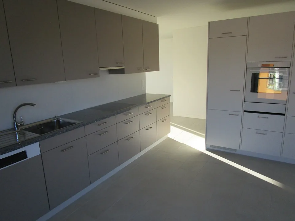 Spacious 7-room attic apartment with fireplace in Olten – photo 10 of 15