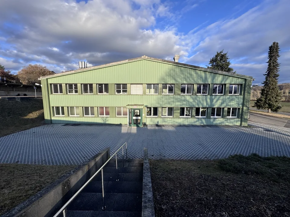 Granges-Marnand, à louer, bureaux et dépôts de 408 m2