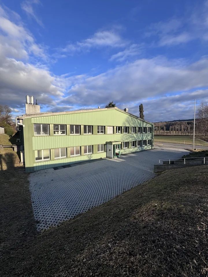 Granges-Marnand, à louer, bureaux et dépôts de 408 m2