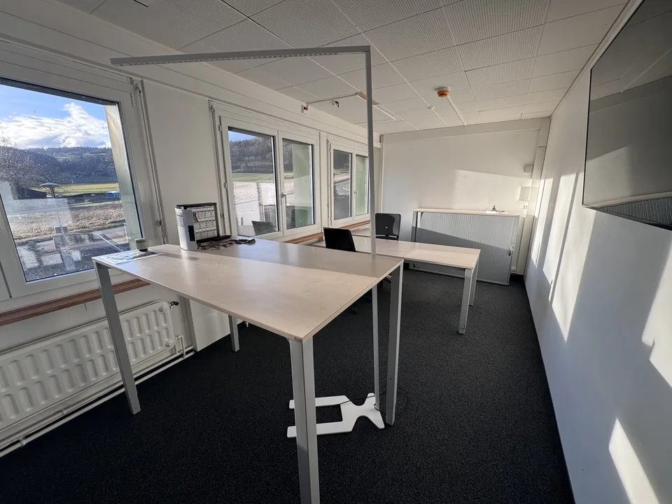 Granges-Marnand, à louer, bureaux et dépôts de 408 m2