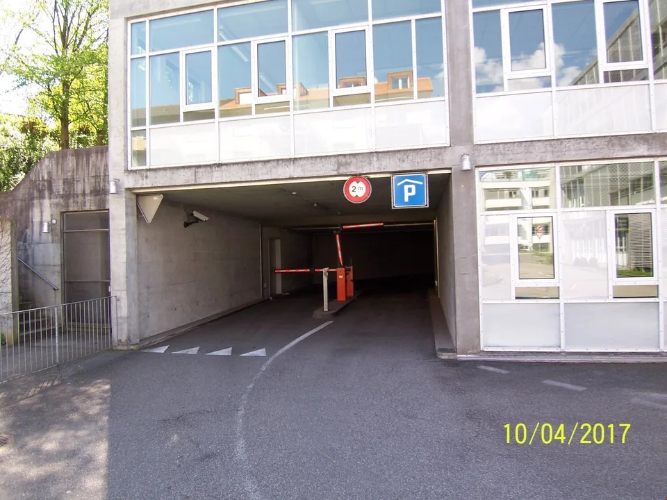 Garage 50 steps from Solothurn main station with or without charging station