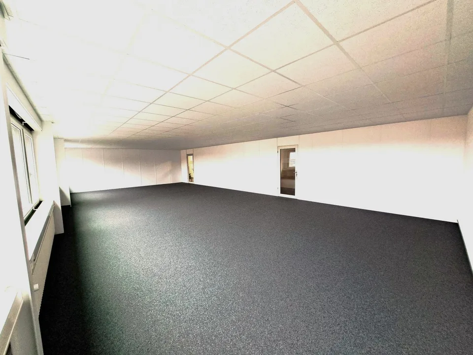 Helle Büroräumlichkeit nahe Bahnhof Ins