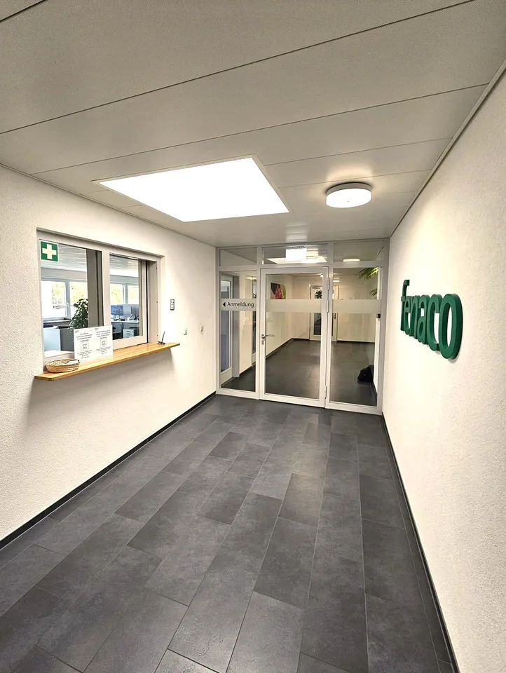 Helle Büroräumlichkeit nahe Bahnhof Ins
