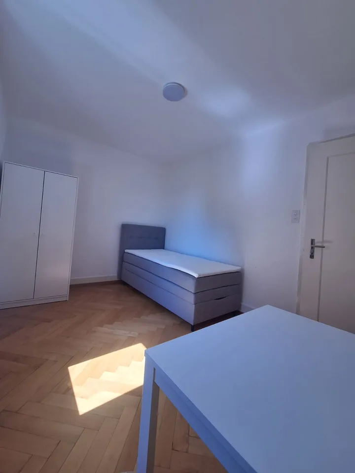 Bellissima camera arredata. – foto 6 di 10