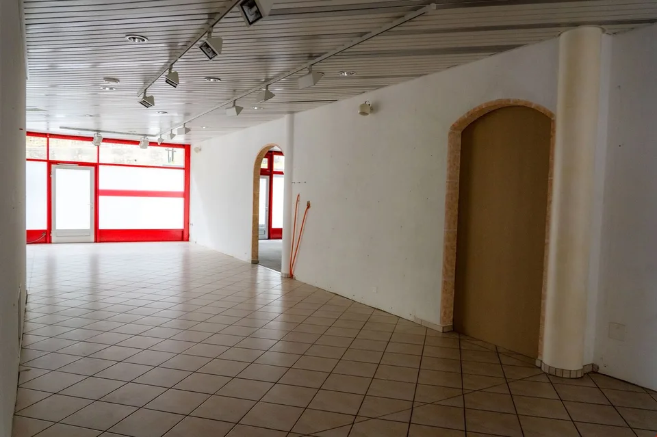 Geschäftslokal "ehemals Volken Sport" Fiesch – Foto 6 von 10