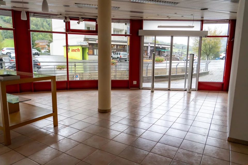 Geschäftslokal "ehemals Volken Sport" Fiesch – Foto 7 von 10