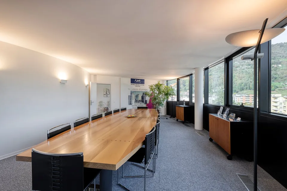 Elegante Büro von 125 m² bis 370 m² im WTC LUGANO, eine wichtige Adresse
