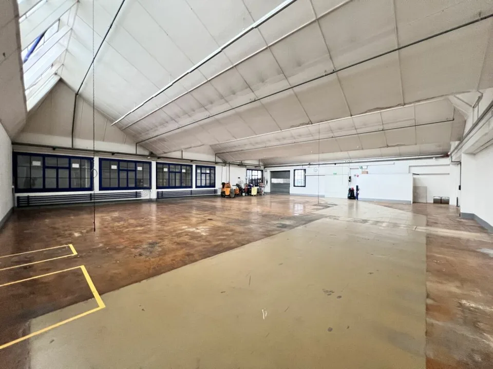 Spazi commerciali (fino a 780m) nel parco aziendale Lantal