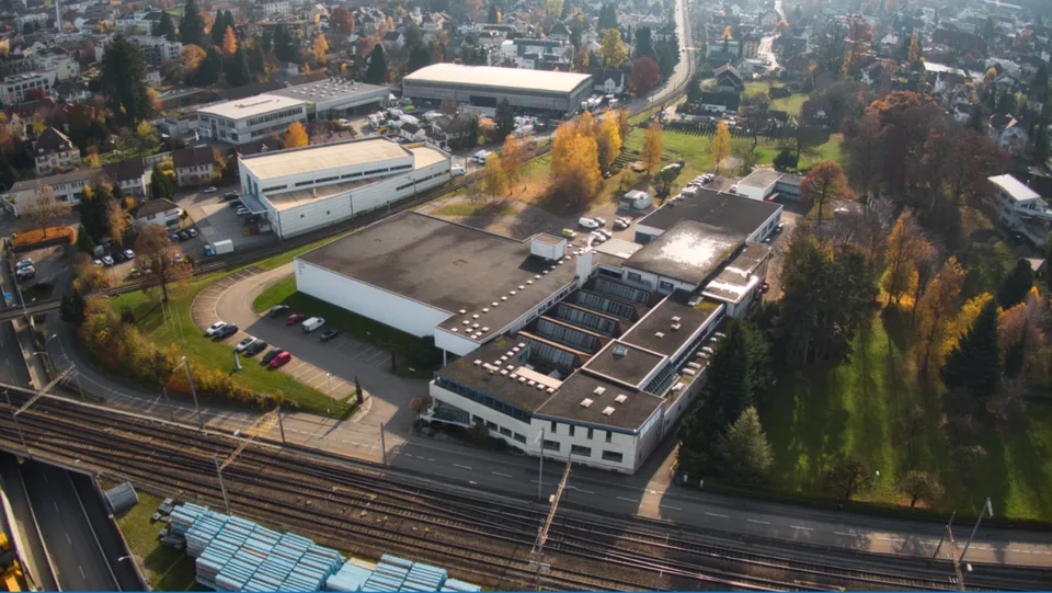 Gewerberäume (bis 780m) im Lantal Business Park