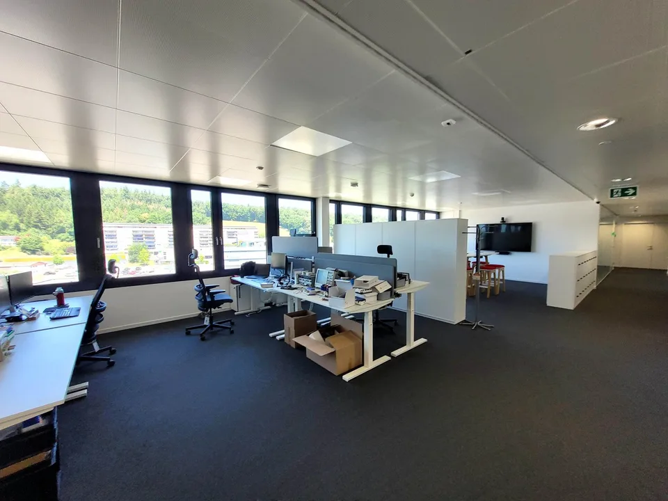 Surfaces of 203 m2, current offices, possible for cabinets, etc.