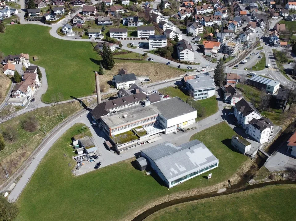 Attraktive Gewerbe-/Fabrikationsräume zu vermieten