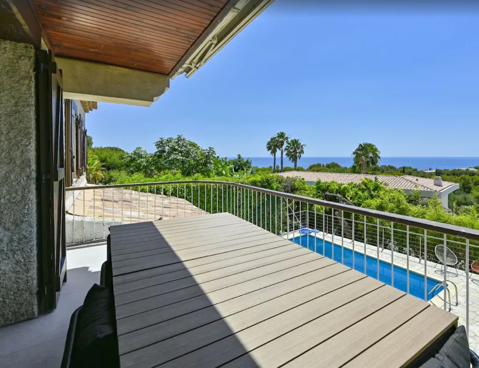 In der Nähe von Bandol vermieten wir eine Villa am Meer für die Woche, in einem privaten Anwesen mit Pool