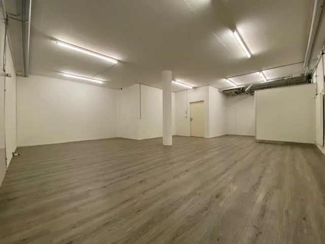 Sala polivalente con doccia/WC