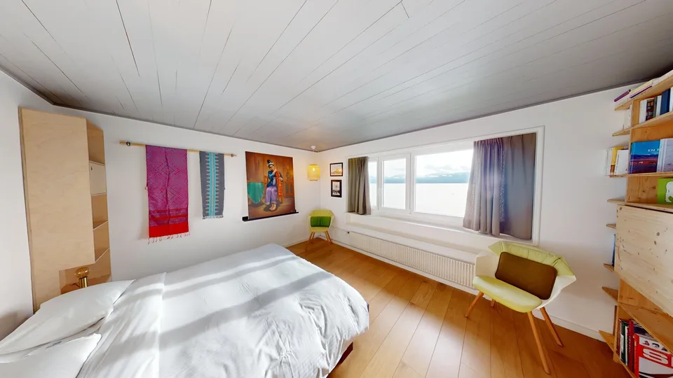 Charming 3 bedroom Lakeside House with Private Jetty - Buchillon!