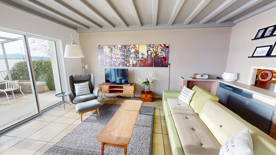 Charming 3 bedroom Lakeside House with Private Jetty - Buchillon!