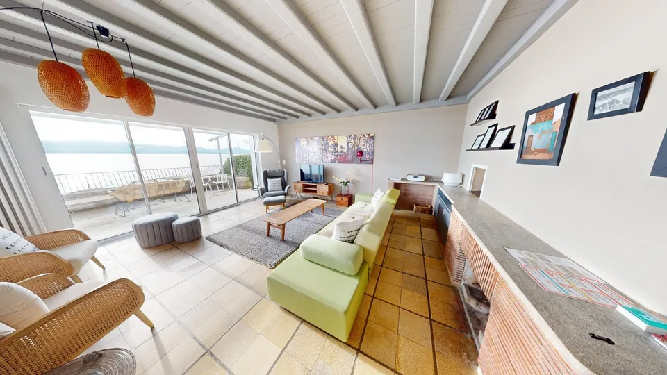 Charming 3 bedroom Lakeside House with Private Jetty - Buchillon!