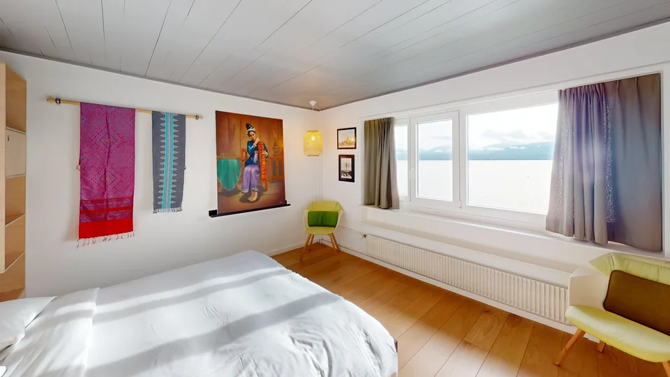 Charming 3 bedroom Lakeside House with Private Jetty - Buchillon!