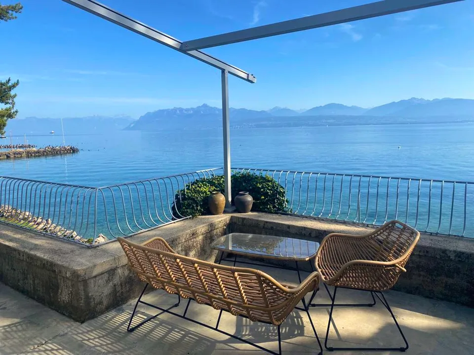 Charming 3 bedroom Lakeside House with Private Jetty - Buchillon!
