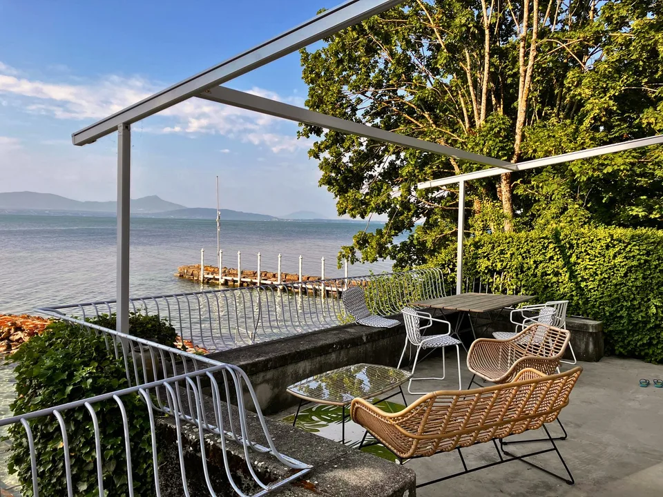 Charming 3 bedroom Lakeside House with Private Jetty - Buchillon!
