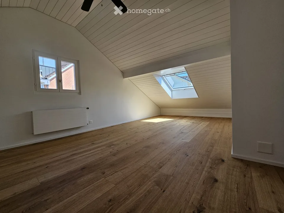 5.5-Room Attic Maisonette in the Heart of Hünenberg