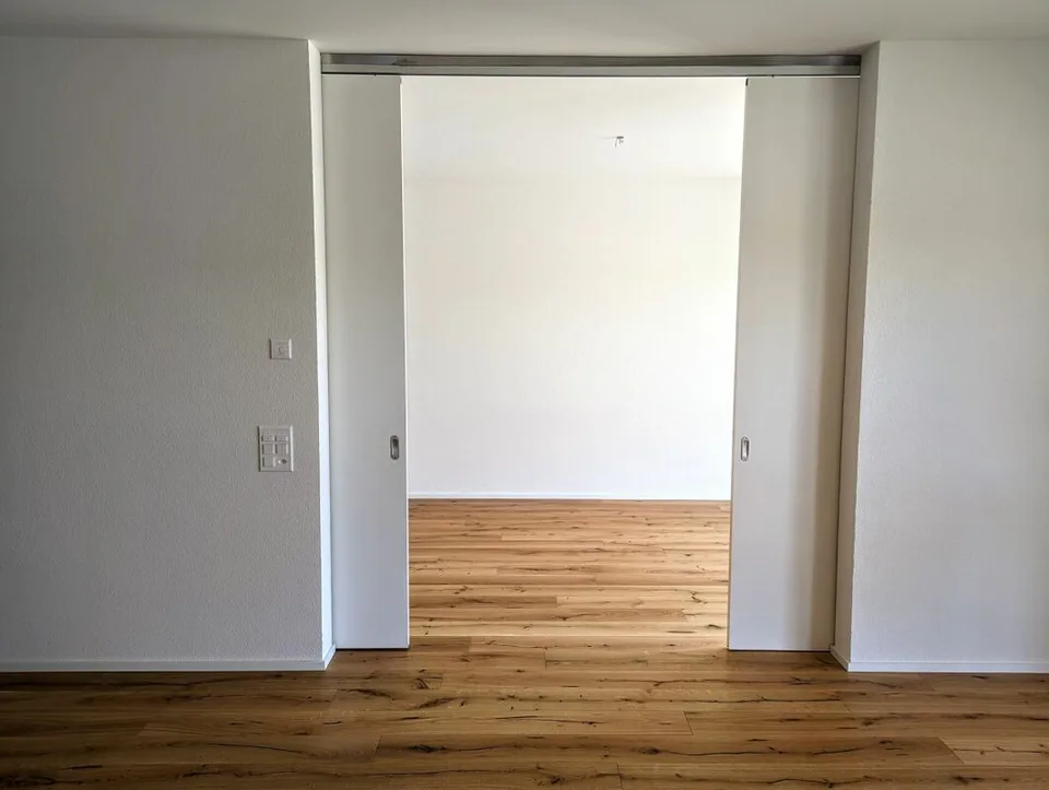 Appartement lumineux et spacieux avec parquet élégant