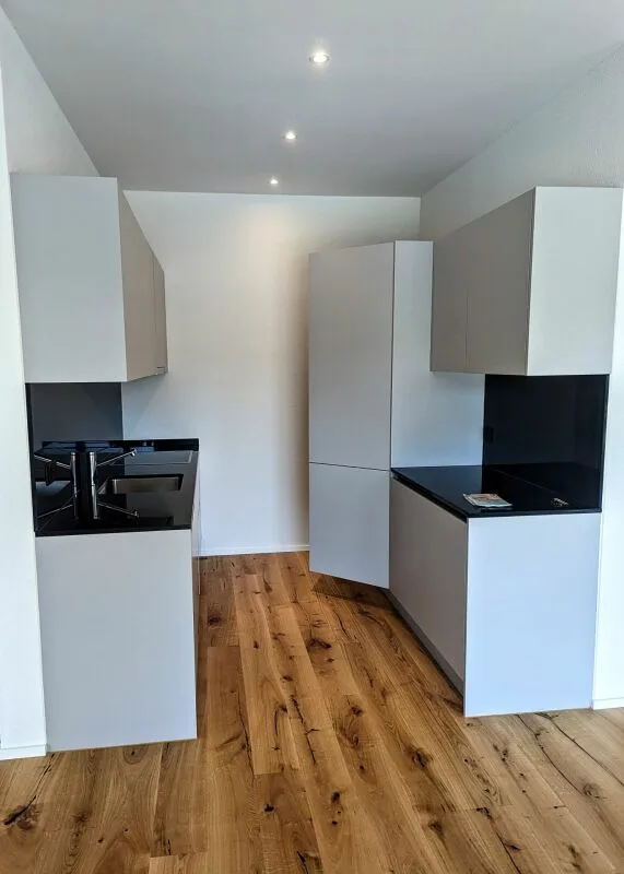 Appartement lumineux et spacieux avec parquet élégant