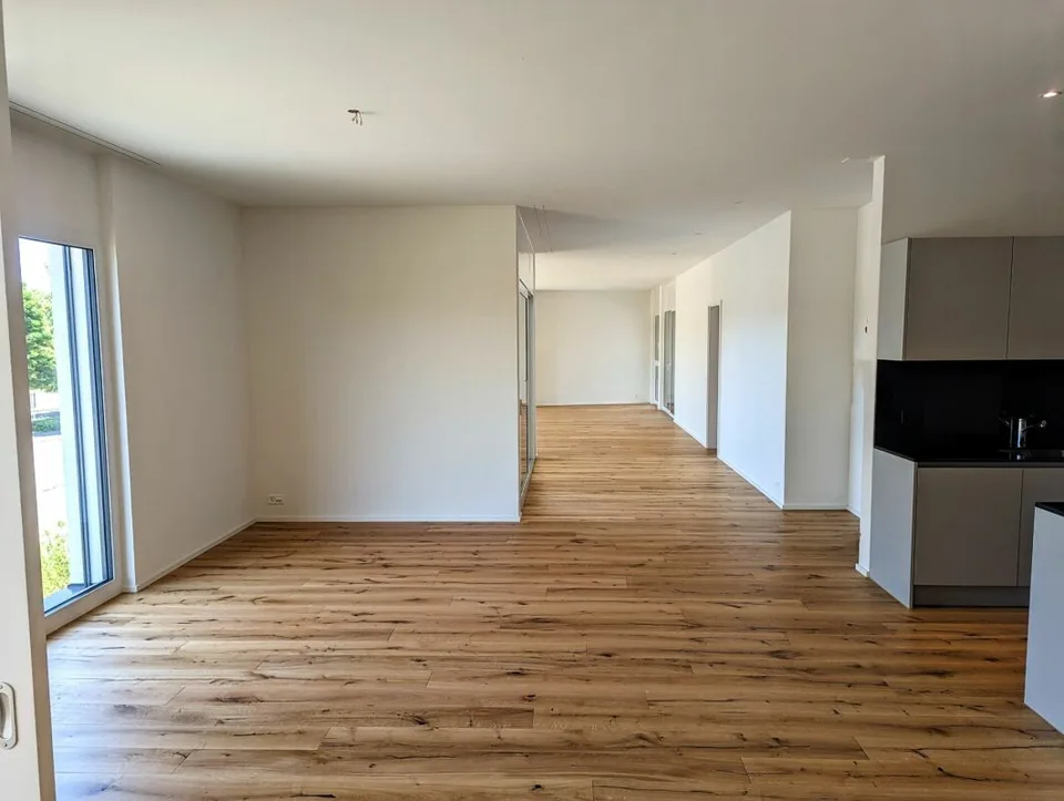 Appartement lumineux et spacieux avec parquet élégant