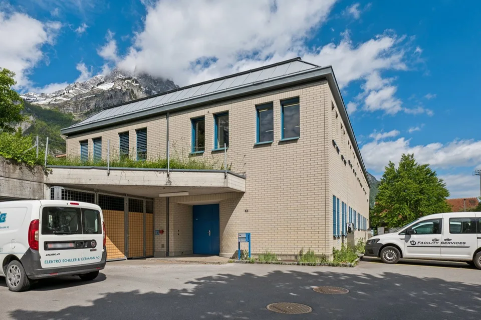 Spazio, Libertà & Vista sulle Alpi - Il tuo nuovo spazio a Glarus