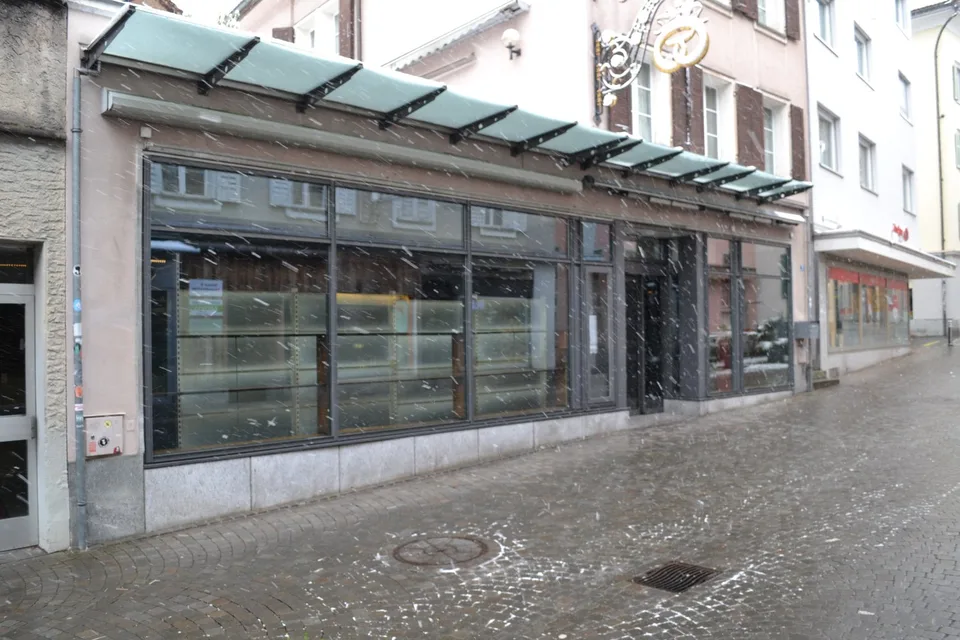 Moderne Geschäftsfläche im Zentrum von Altdorf zu vermieten
