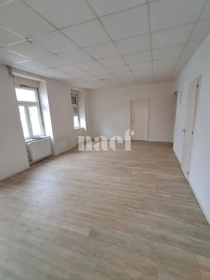 Wohnung mit 2.5 Zimmern im 2. Stock