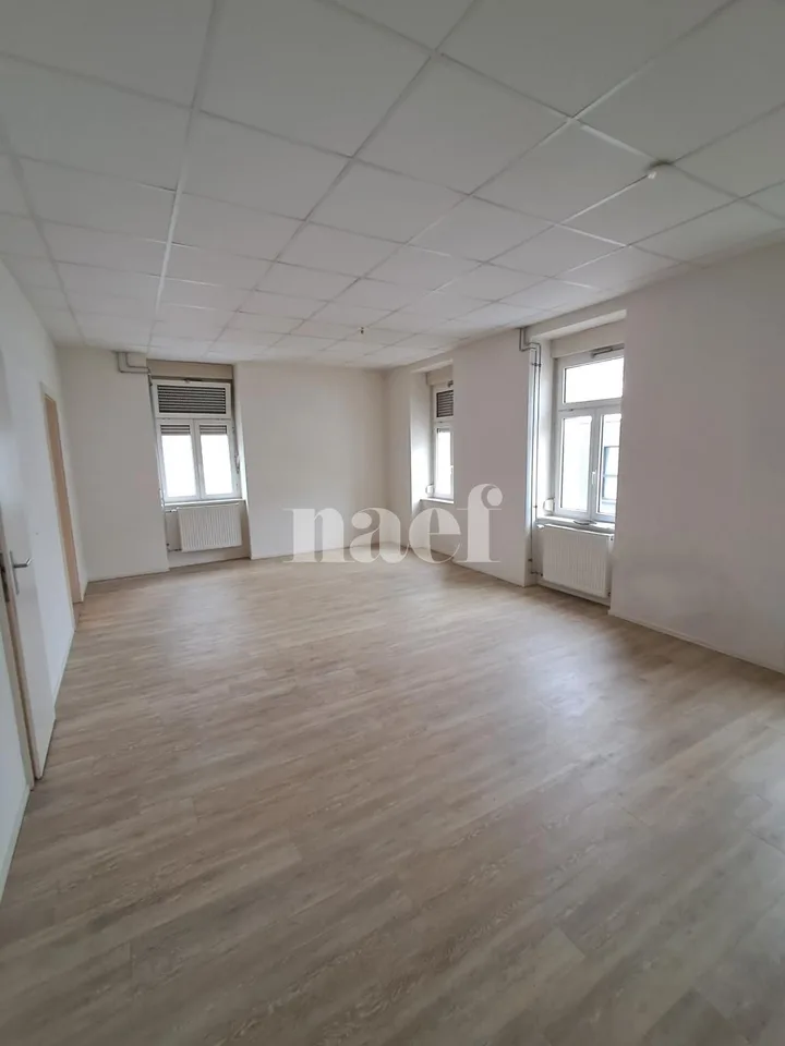 Wohnung mit 2.5 Zimmern im 2. Stock