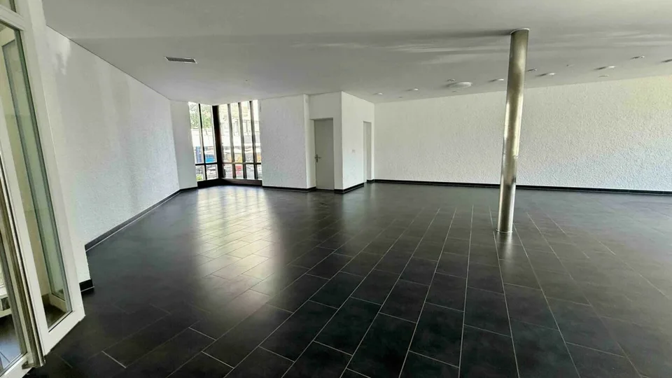 Spazio commerciale moderno in posizione privilegiata a Flawil - polivalente