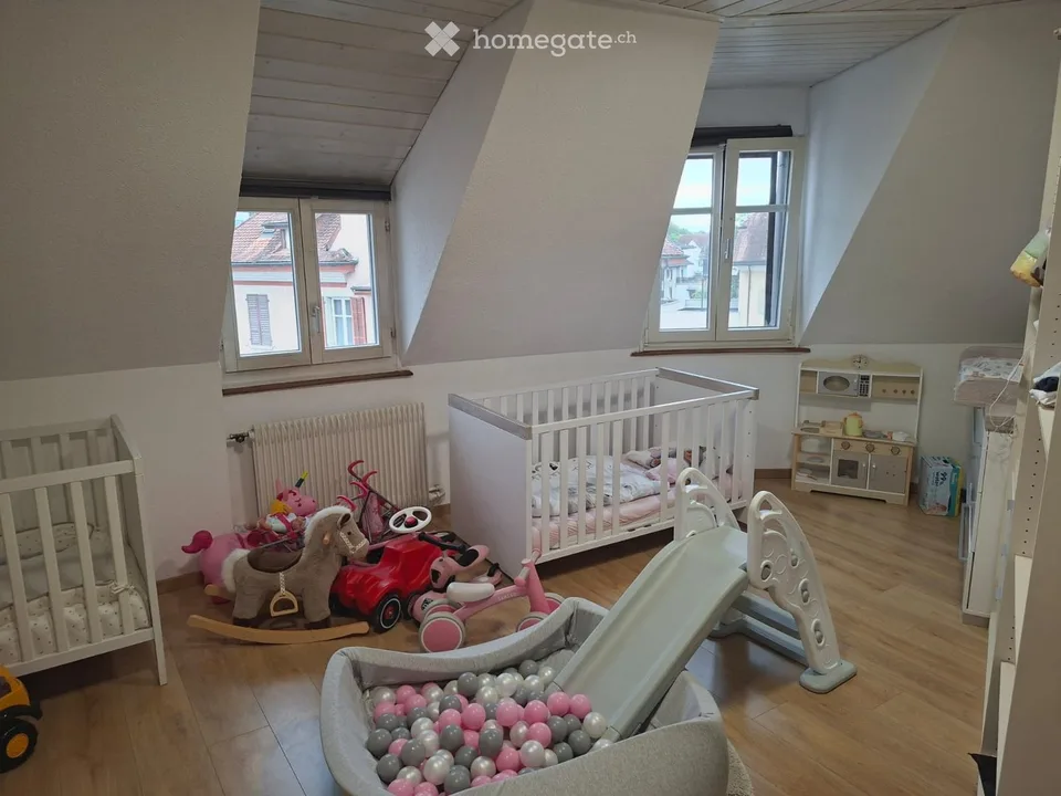 Affascinante appartamento di 3,5 locali in un edificio storico ristrutturato a Bürglen TG