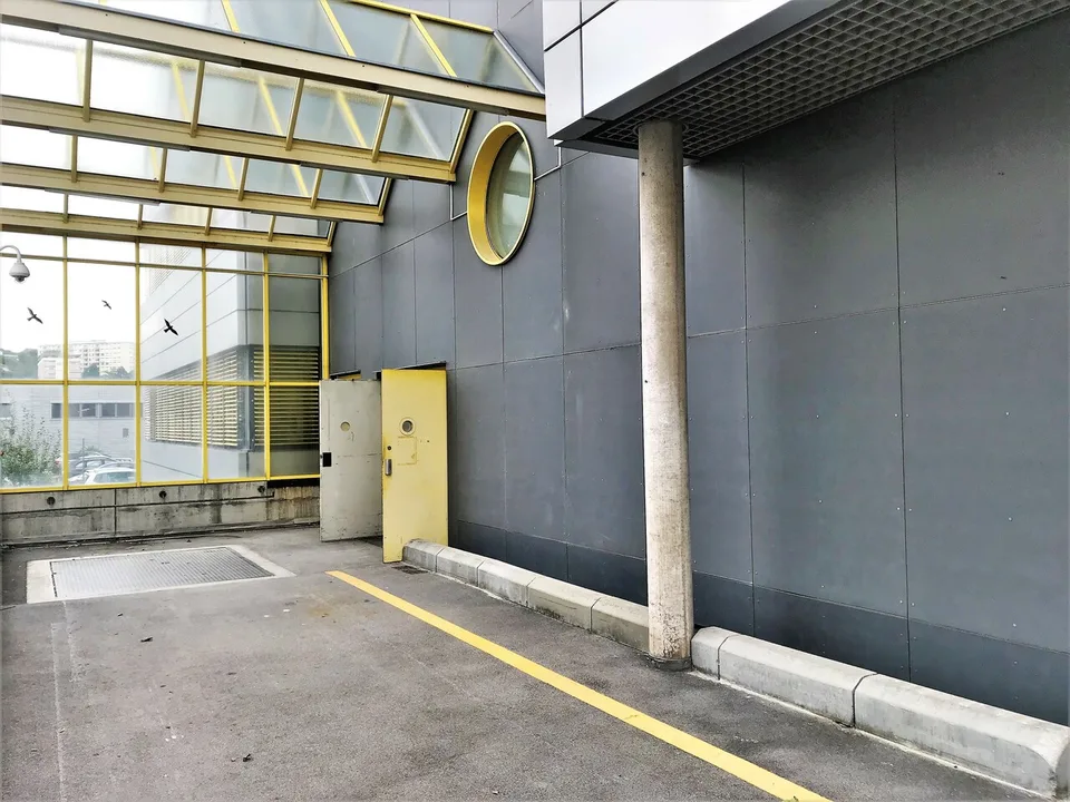 Laboratorio/magazzino 68m2 a Renens - vicinanza autostrada/stazione - Contratto di locazione flessibile