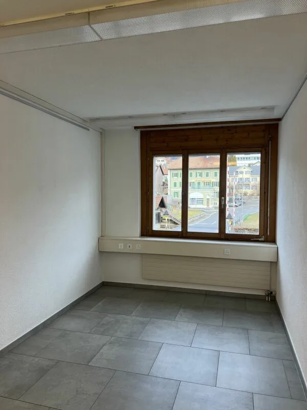 Reconvilier, commercial space in the village center