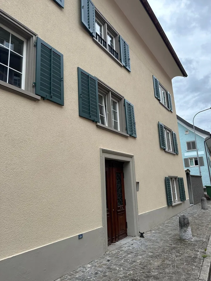 Abitare moderno nel cuore di Glarus