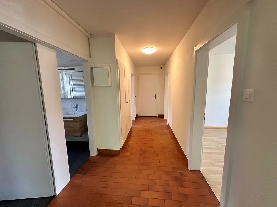 4-Bedroom Apartment, 2nd Floor Right