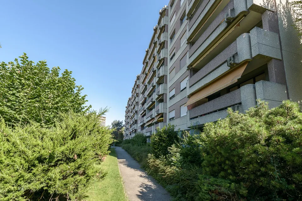 Places de parc extérieures pour moto