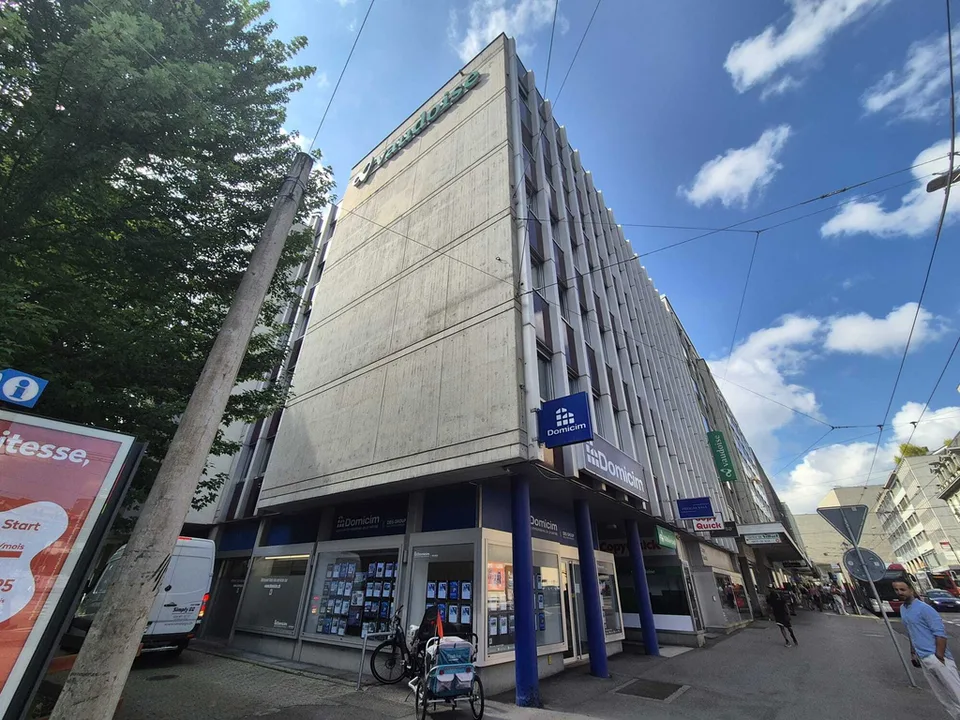 1er loyer offert - Spacieux bureaux lumineux en plain centre-ville