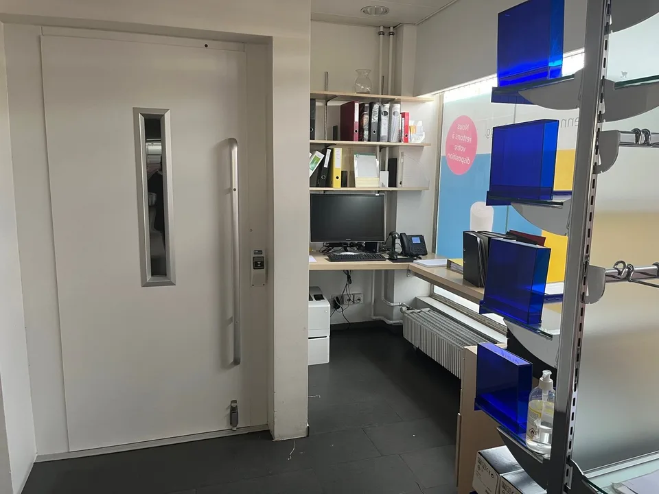 Apothekenräumlichkeiten-Verkaufsfläche und Büros, Brüggstrasse 2 Biel – Foto 9 von 10