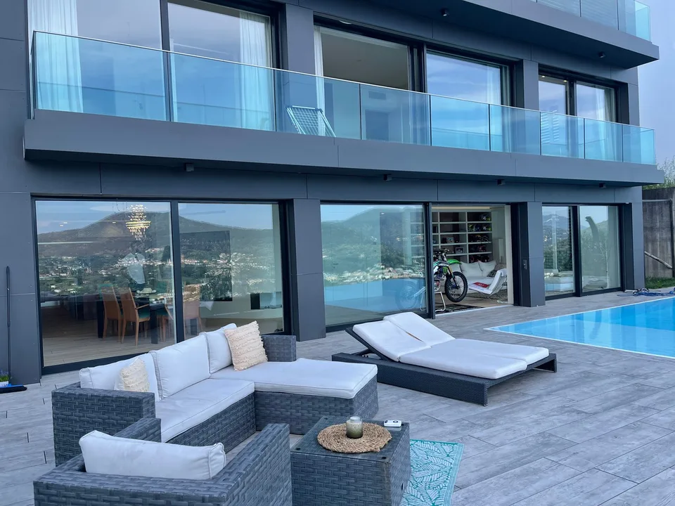 Lussuoso Appartamento Duplex, vista lago 180 gradi con Inifity Pool