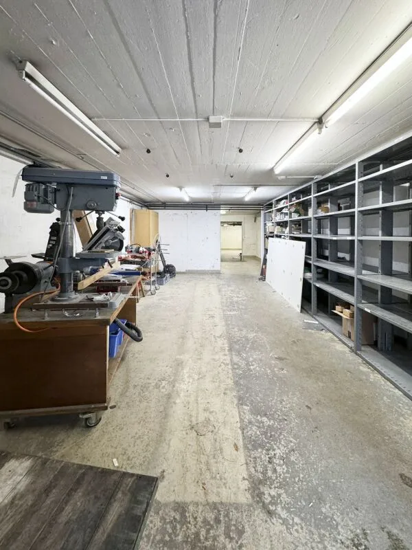 Officina / Locali di stoccaggio 26.06