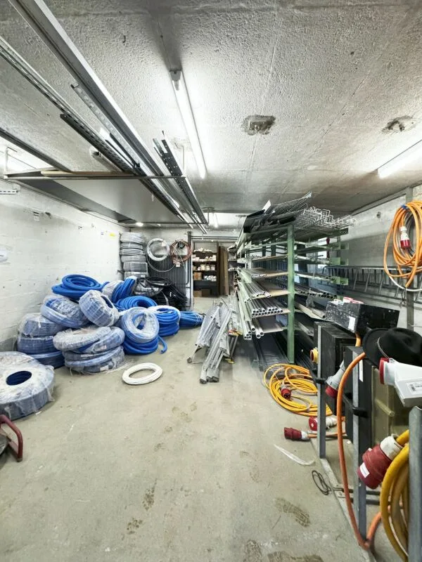 Officina / Locali di stoccaggio 26.06