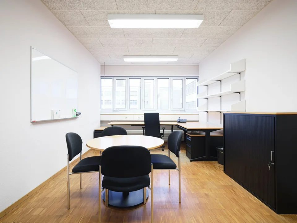 Spazi di laboratorio e ufficio pronti per l'occupazione da 86 m²