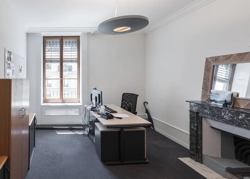SPLENDIDE SURFACE DE BUREAUX DANS UN QUARTIER PRESTIGIEUX