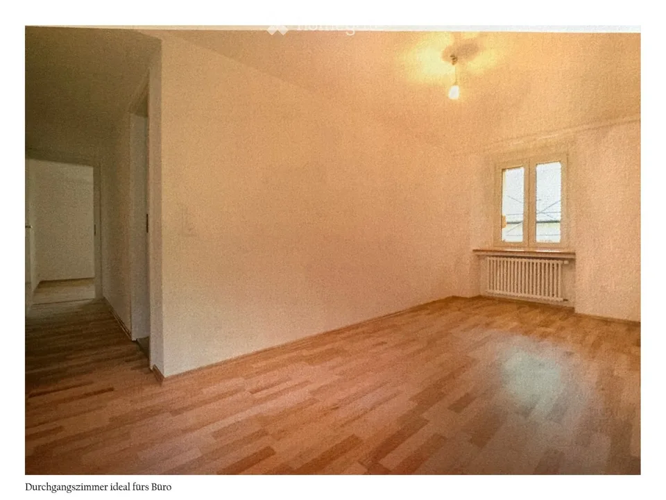 Stilvolle 4-Zi.-Maisonette, attraktiver Wohnbereich mit charaktervollen Altholzbalken