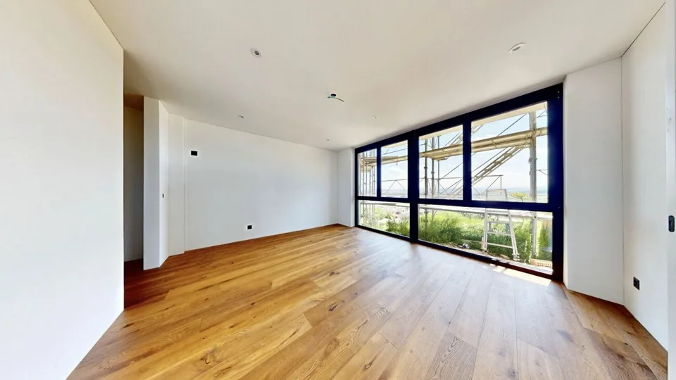 APPARTAMENTO ESCLUSIVO 4.5 LOCALI CON VISTA PANORAMICA E GRANDE ZONA ESTERNA